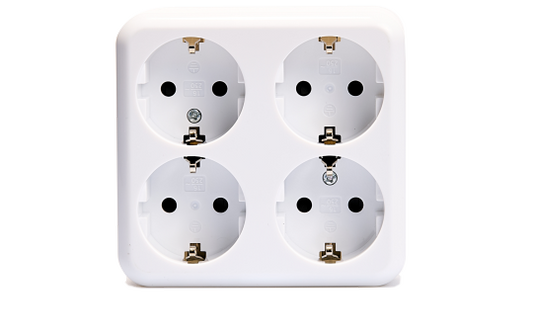 Schutzkontakt-Steckdose 4-fach McPower ''Finery'', 250V/16A,AP,Einsteckschutz,weiß